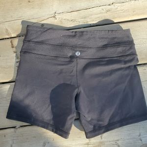 Lululemon shirtz; black; size 4